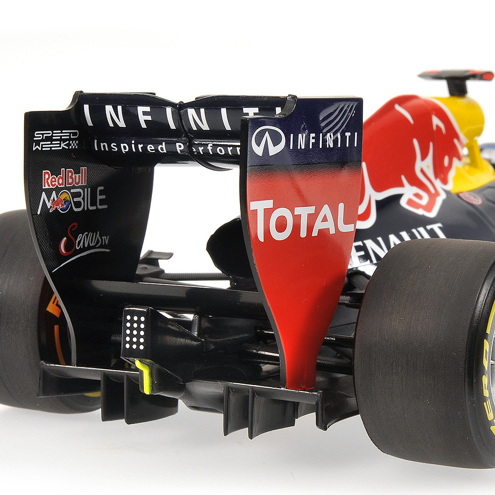 Minichamps 110120071 Red Bull RB8 