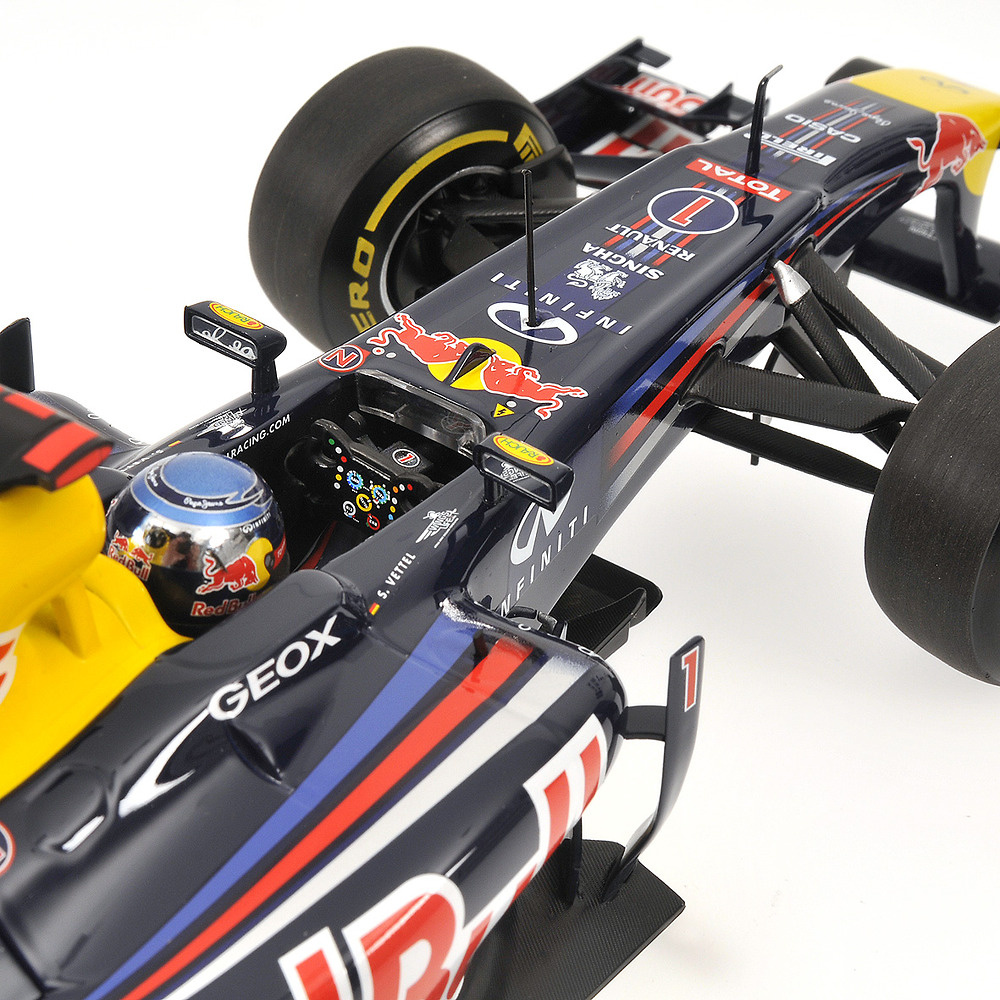 Minichamps 110120071 Red Bull RB8 
