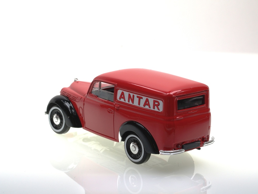 Renault Juvaquatre Michelin (1952) Solido 1/18 