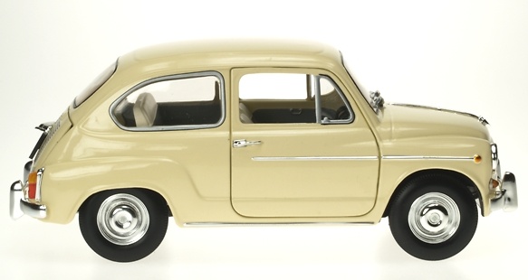 Revell 08849 Seat 600D (1968) Revell 1:18 color beige