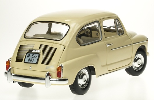 Revell 08849 Seat 600D (1968) Revell 1:18 color beige