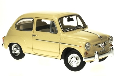 Seat 600D (1968) Revell 08848 1/18 Beige 