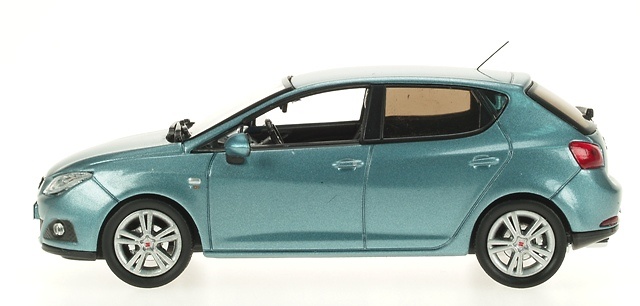 Seat Ibiza 5p. Serie IV (2008) Ixo escala 1/43 Azul Metalizado 