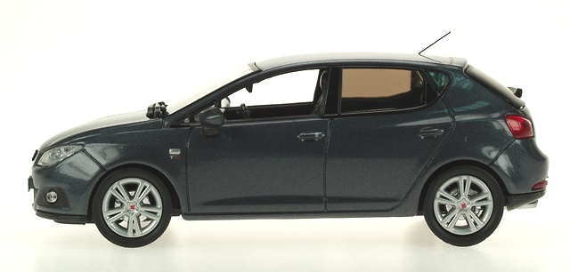 Seat Ibiza 5p. Serie IV (2008) Ixo escala 1/43 Gris Oscuro Metalizado 