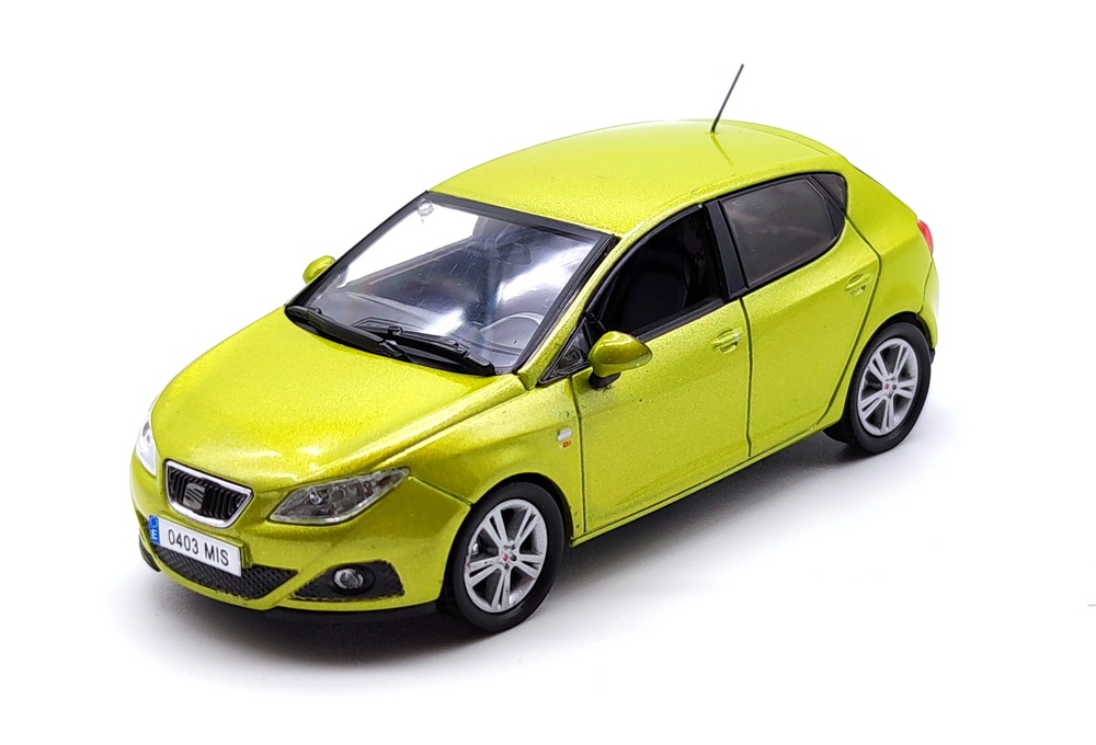 Seat Ibiza 5p. Serie IV (2008) Ixo escala 1/43 Verde Limón metalizado 