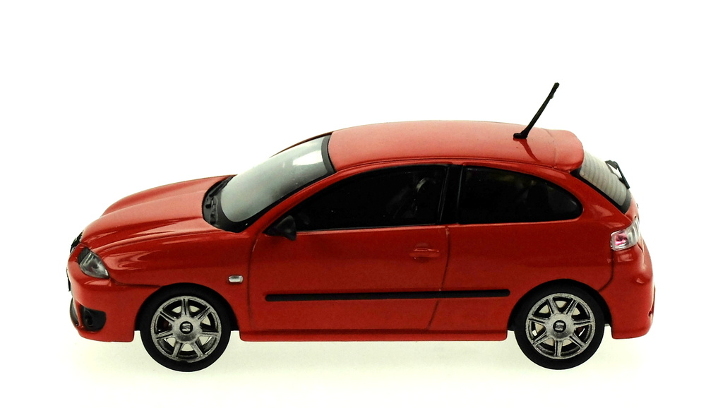 Seat Ibiza Cupra Tdi (2006) White Box WB218 1:43 