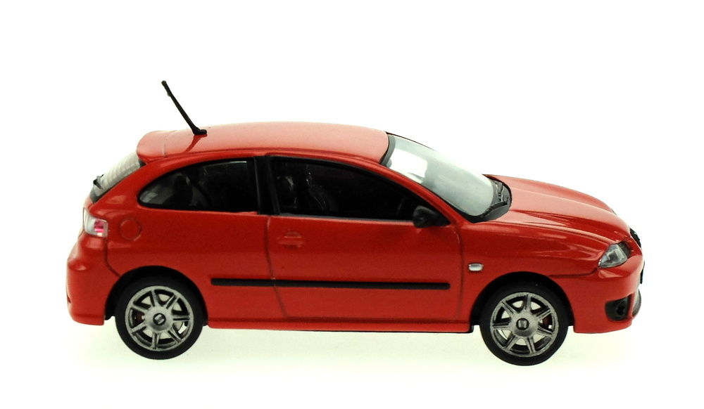 Seat Ibiza Cupra Tdi (2006) White Box WB218 1:43 