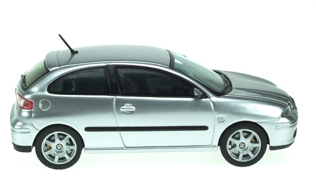 Seat Ibiza Serie III (2002) Ixo 1/43 