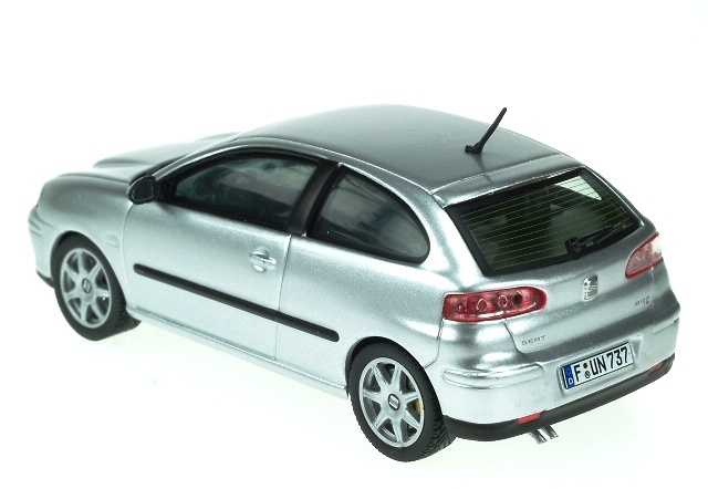Seat Ibiza Serie III (2002) Ixo 1/43 