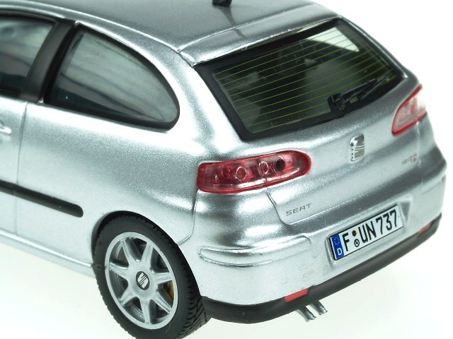 Seat Ibiza Serie III (2002) Ixo 1/43 