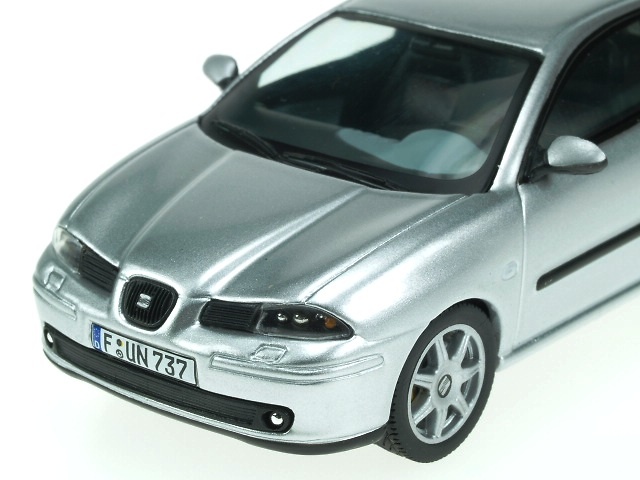 Seat Ibiza Serie III (2002) Ixo 1/43 