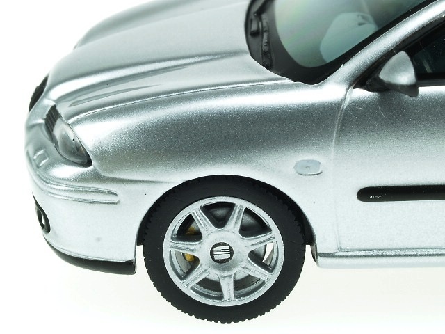 Seat Ibiza Serie III (2002) Ixo 1/43 