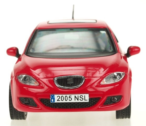 Ixo Seat Leon Seat Leon (2005) Ixo 1:43 color rojo