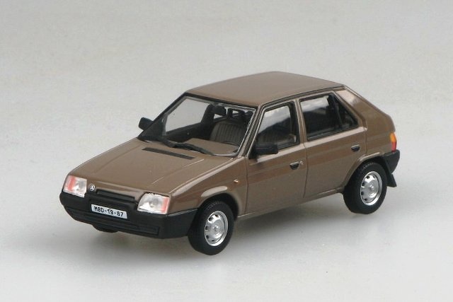 Skoda Favorit 136L (1987) Abrex 1/43 Marrón Stone 