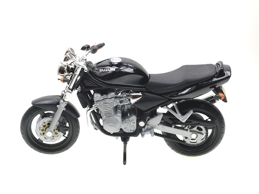 Suzuki Bandit N Solido 84013 1/18 