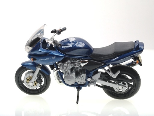 Suzuki Bandit S Solido 1/18 
