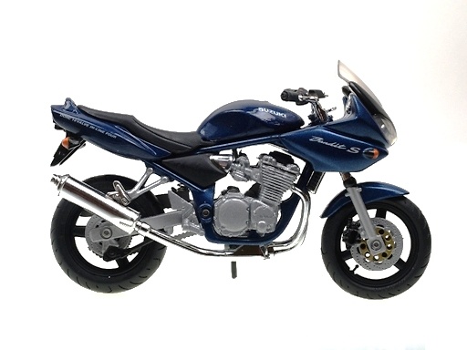 Suzuki Bandit S Solido 1/18 