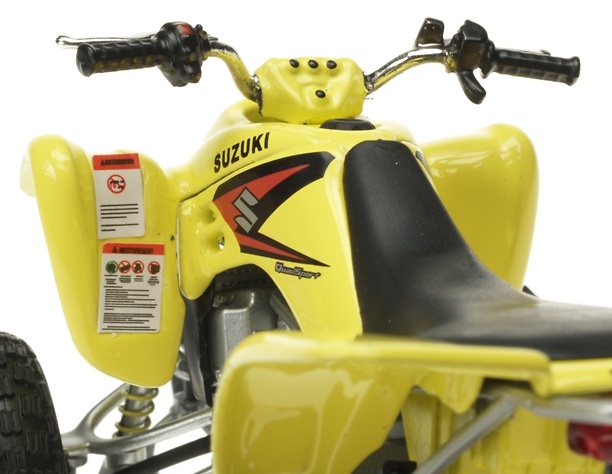 Suzuki LTZ 400 Quad Solido 1/18 