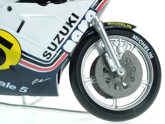 Suzuki RG 500 -XR35- nº 5 Marco Lucchinelli (1981) Italeri 45052 1/22 