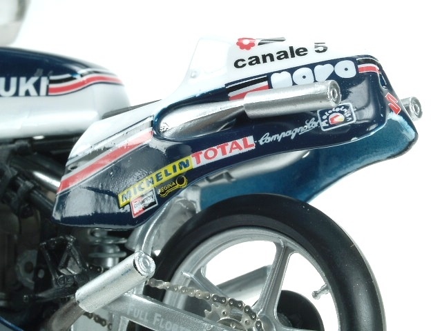 Suzuki RG 500 -XR35- nº 5 Marco Lucchinelli (1981) Italeri 45052 1/22 
