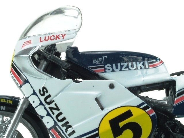 Suzuki RG 500 -XR35- nº 5 Marco Lucchinelli (1981) Italeri 45052 1/22 