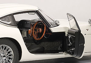 Toyota 2000 GT Coupé (1967) Autoart 78444 1/18 Toyota 2000 GT Coupé (1967) Autoart 1:18 color blanco
