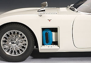 Toyota 2000 GT Coupé (1967) Autoart 78444 1/18 Toyota 2000 GT Coupé (1967) Autoart 1:18 color blanco