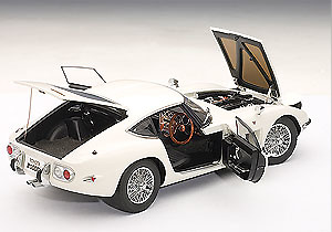 Toyota 2000 GT Coupé (1967) Autoart 78444 1/18 Toyota 2000 GT Coupé (1967) Autoart 1:18 color blanco