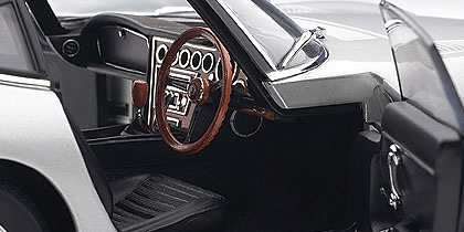 Toyota 2000 GT Coupé (1967) Autoart 78748 1:18 