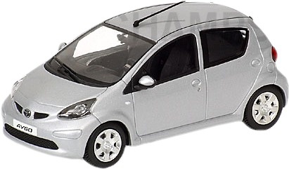 Toyota Aygo (2005) Gris met. Minichamps 1/43 