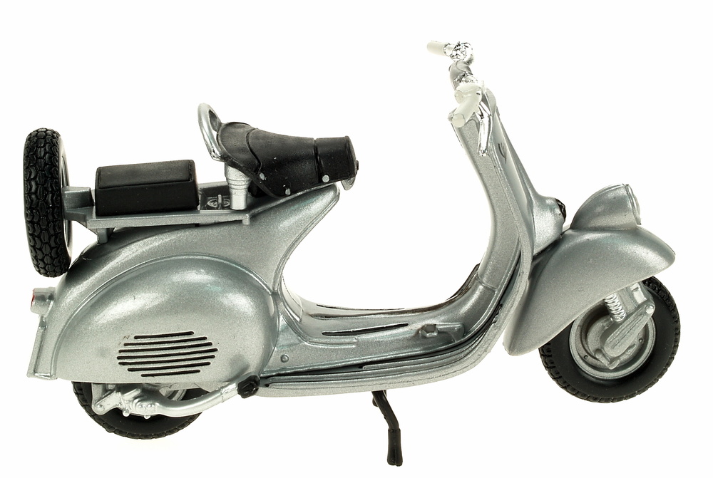 Vespa 125 (1953) Fabbri 1/18 