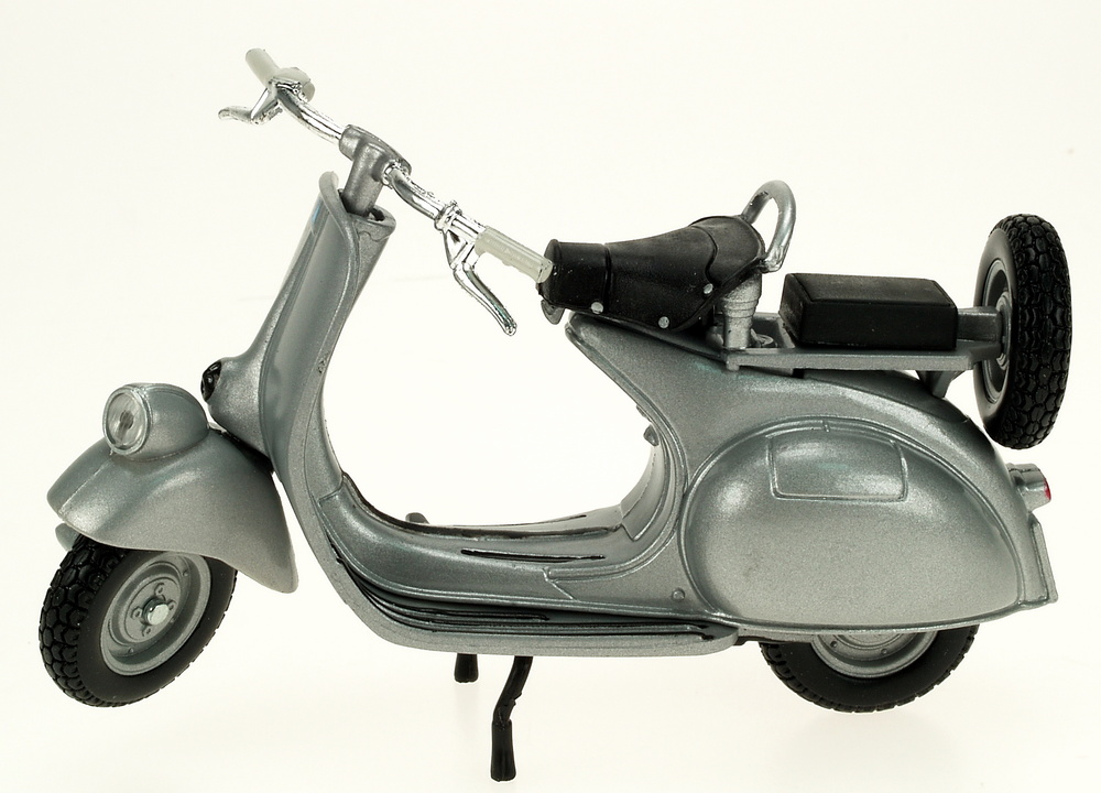 Vespa 125 (1953) Fabbri 1/18 