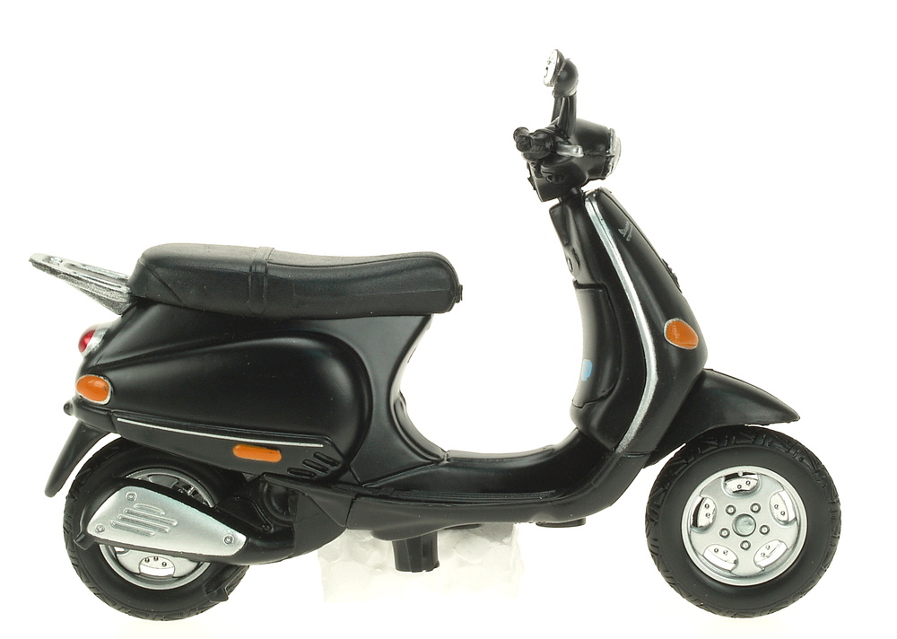 Vespa 125 ET4 (1996) Fabbri 1/18 