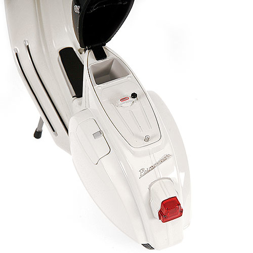 Vespa 125 Primavera (1972) Minichamps 122129660 1/12 