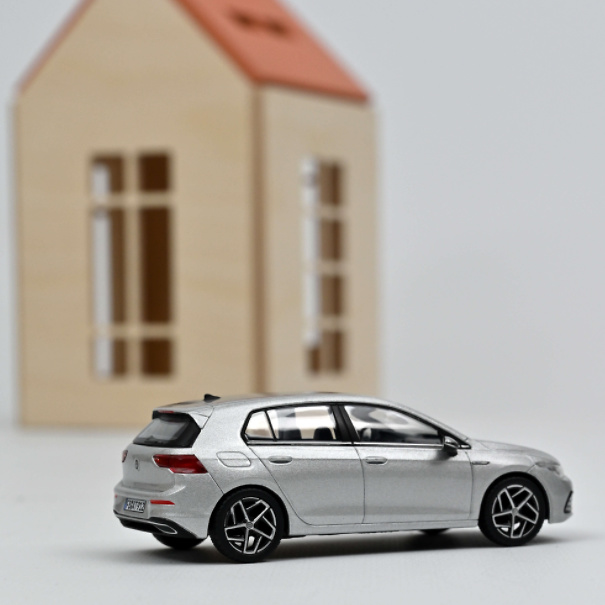 Volkswagen Golf (2020) Norev 840132 1/43 