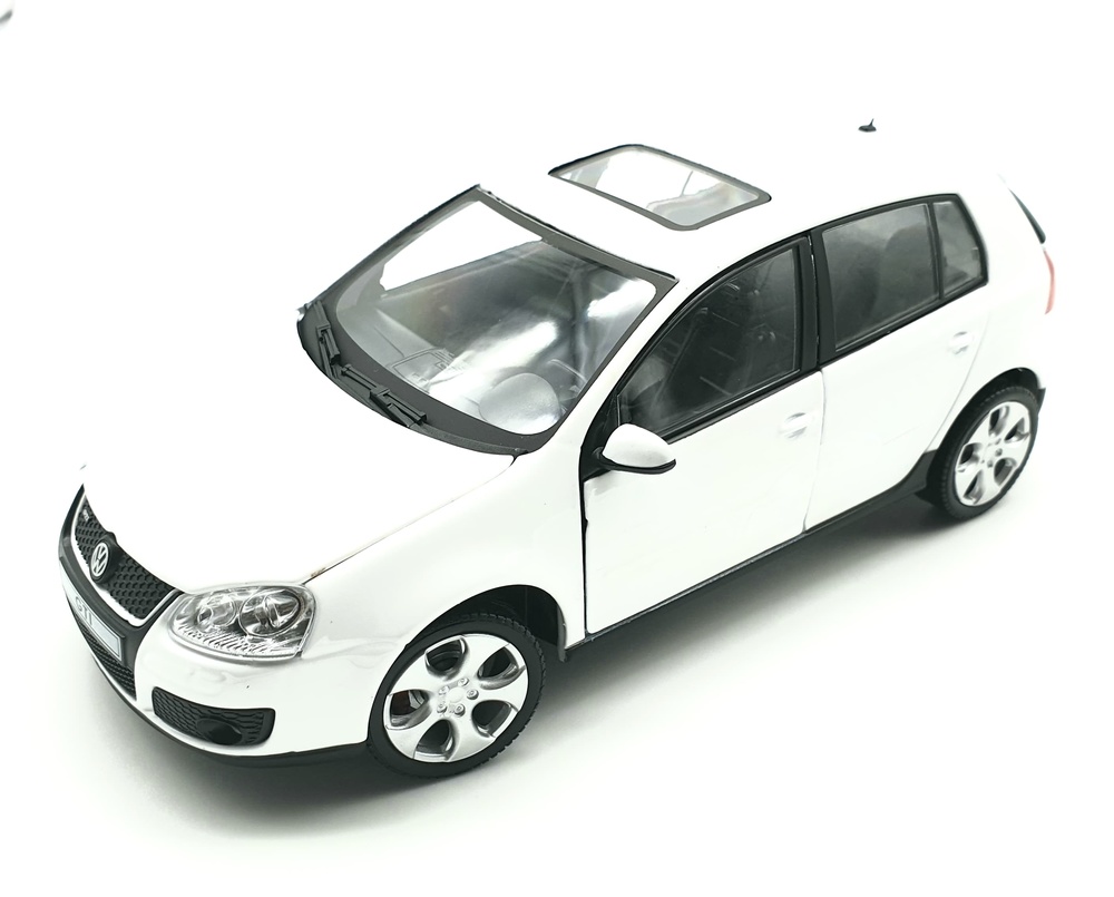 Volkswagen Golf GTi serie 5 (2003) Cararama 125118 1/24 
