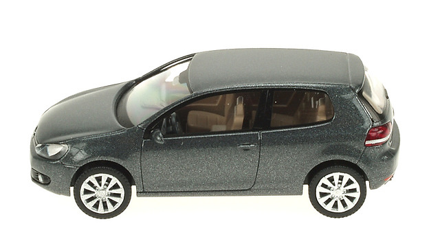 Volkswagen Golf Serie 5 3p. Serie (2003) Wiking 1/87 Gris Osc. Metalizado 