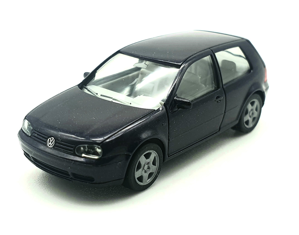 Volkswagen Golf serie 4 (1997) Herpa 032636 1/87 
