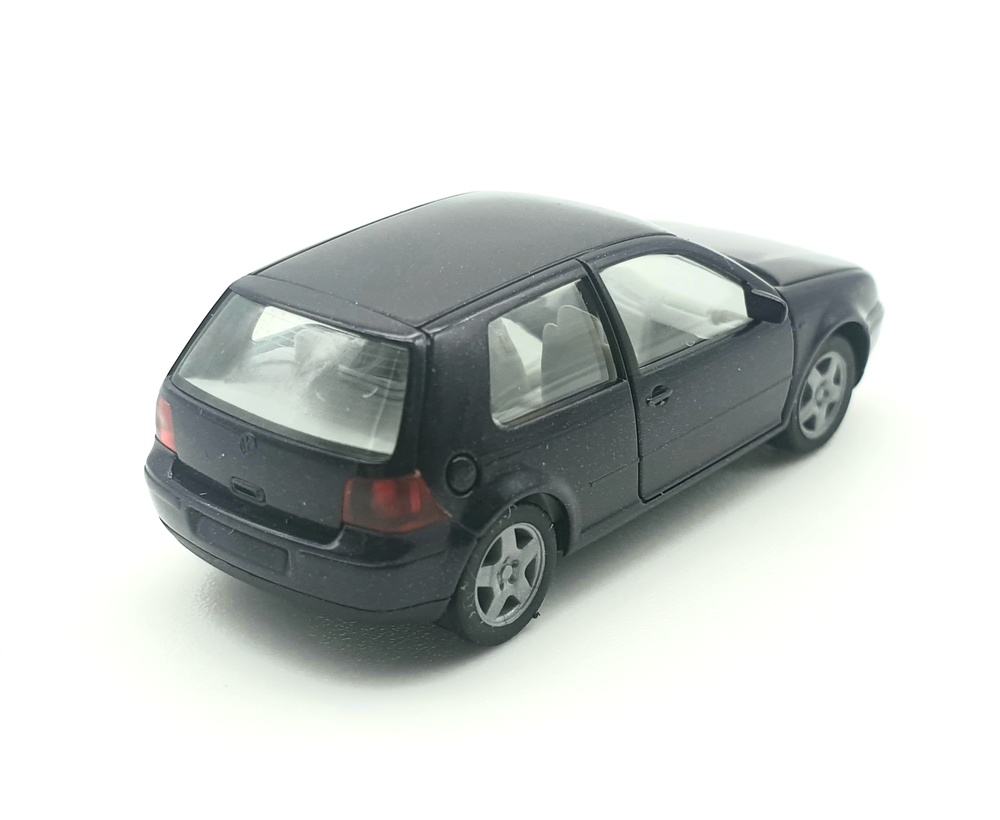 Volkswagen Golf serie 4 (1997) Herpa 032636 1/87 