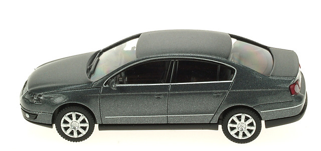 Volkswagen Passat -B6- (2005) Wiking 1/87 Gris Metalizado 