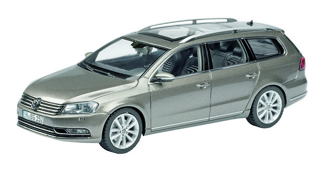 Volkswagen Passat Variant (2010) Schuco 1/43 Marrón Kaschmir 