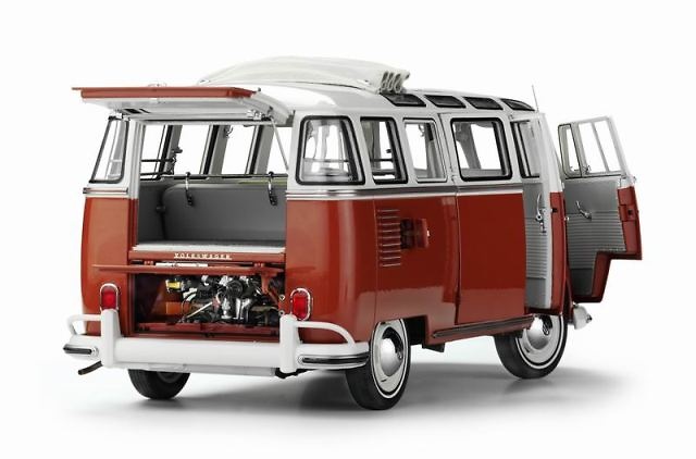 Volkswagen Samba Bus (1962) Roja-Blanca Sun Star 05071 1/12 