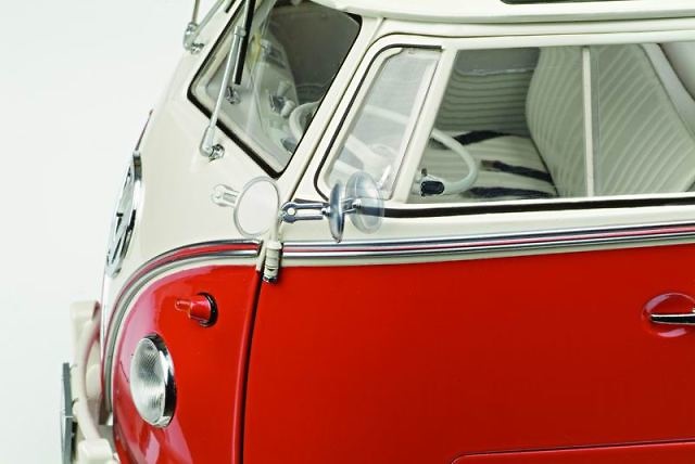 Volkswagen Samba Bus (1962) Roja-Blanca Sun Star 05071 1/12 