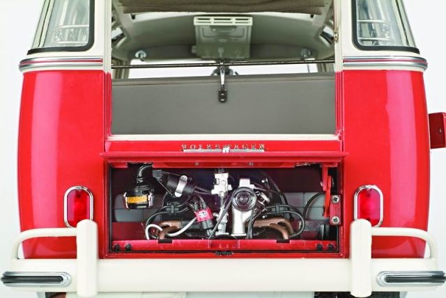 Volkswagen Samba Bus (1962) Roja-Blanca Sun Star 05071 1/12 