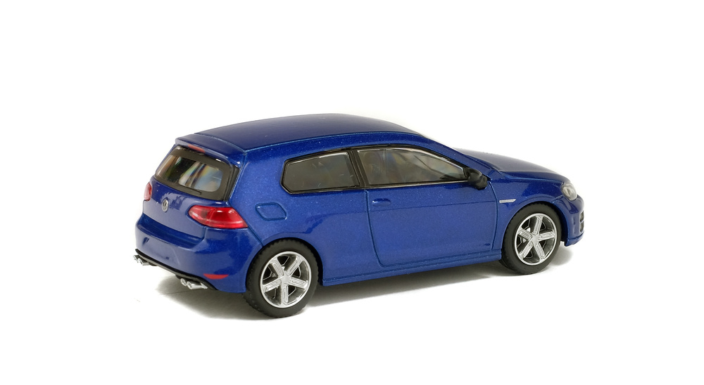 Volswagen Golf R serie 7 (2015) Solido S6400800 1/64 