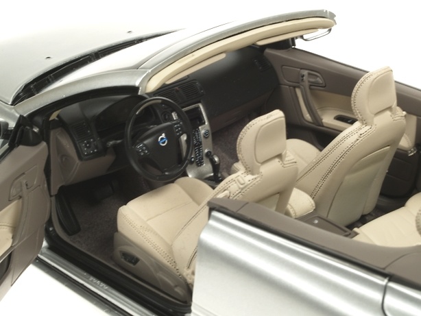 Volvo C70 Cabriolet (2006) Motorart VFL1252 1/18 