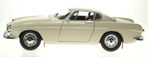 Volvo P1800S (1967) Revell 08894 1/18 