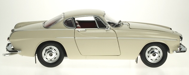 Volvo P1800S (1967) Revell 08894 1/18 
