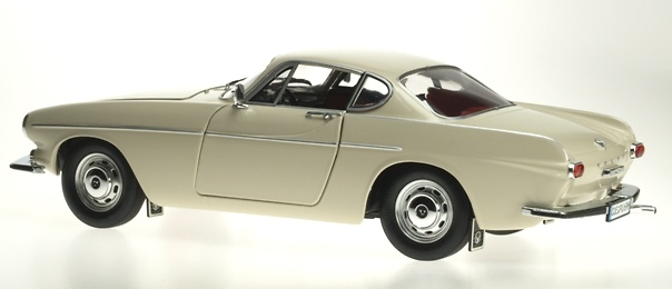 Volvo P1800S (1967) Revell 08894 1/18 