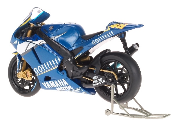 Yamaha YZR M1 nº 46 Valentino Rossi (2005) Guiloy 12634 1/18 